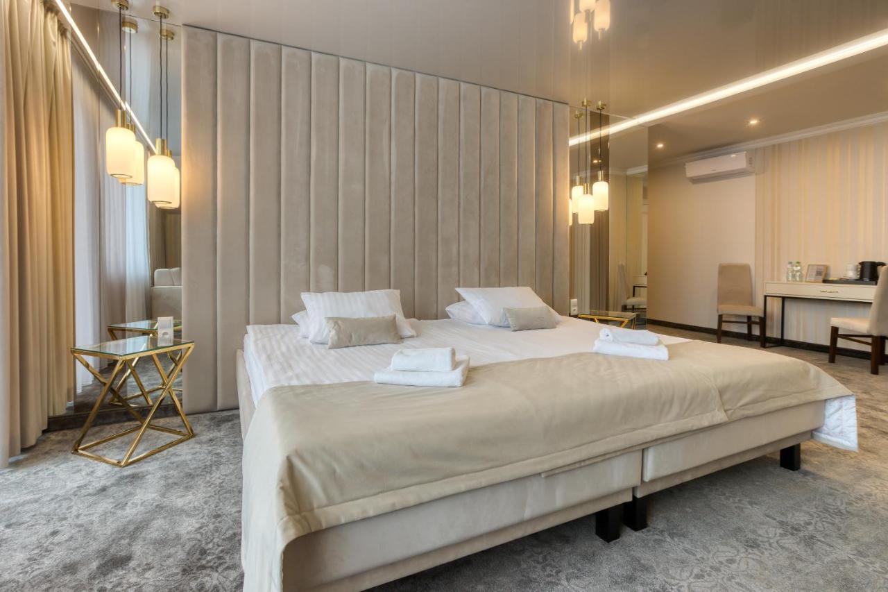 Hotel & Spa Bialy Dom 프르지소비체 외부 사진