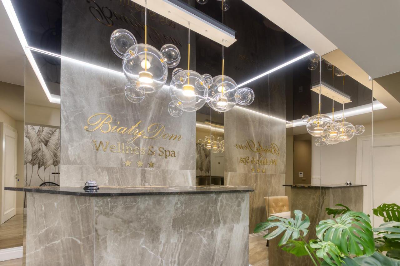 Hotel & Spa Bialy Dom 프르지소비체 외부 사진