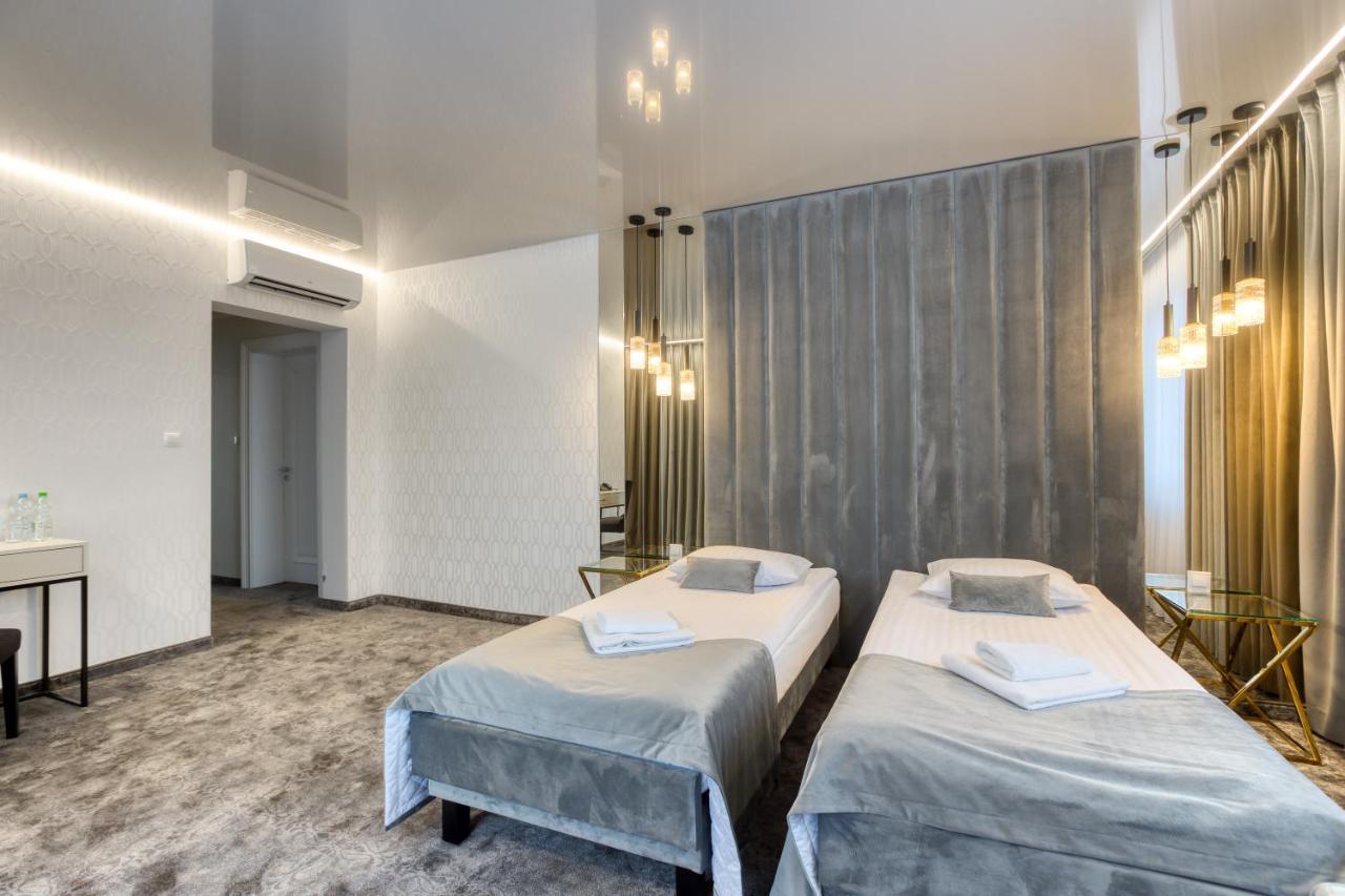 Hotel & Spa Bialy Dom 프르지소비체 외부 사진