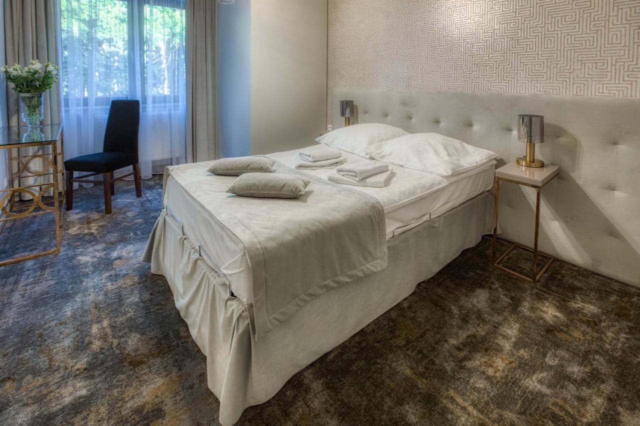 Hotel & Spa Bialy Dom 프르지소비체 외부 사진